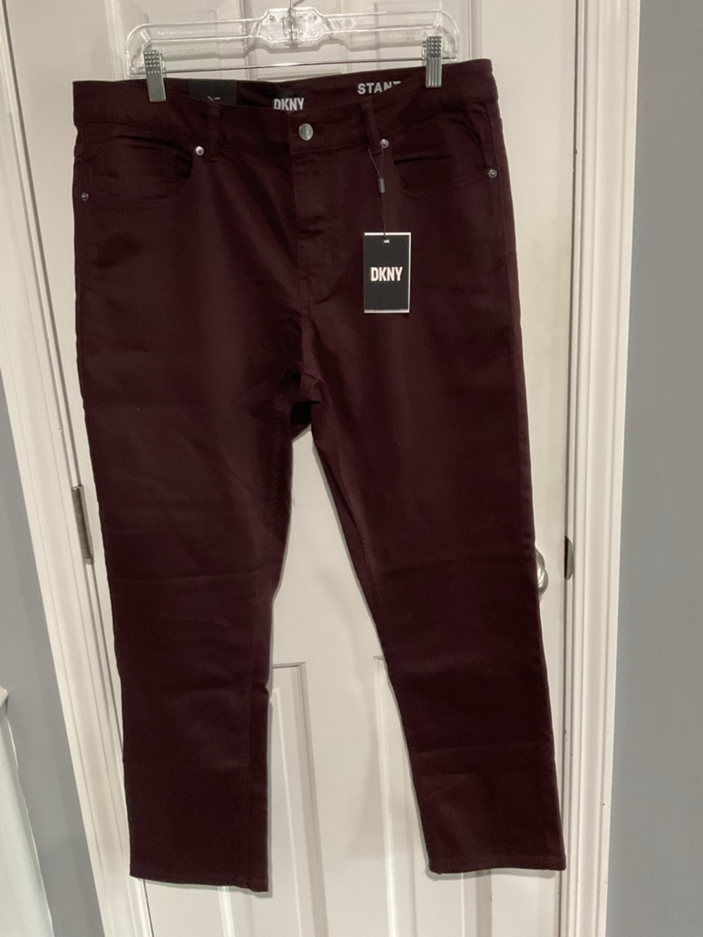 NWT DKNY Men’s Slim Fit Ultimate Stretch Chinos Business Casual Merlot 34 x 30